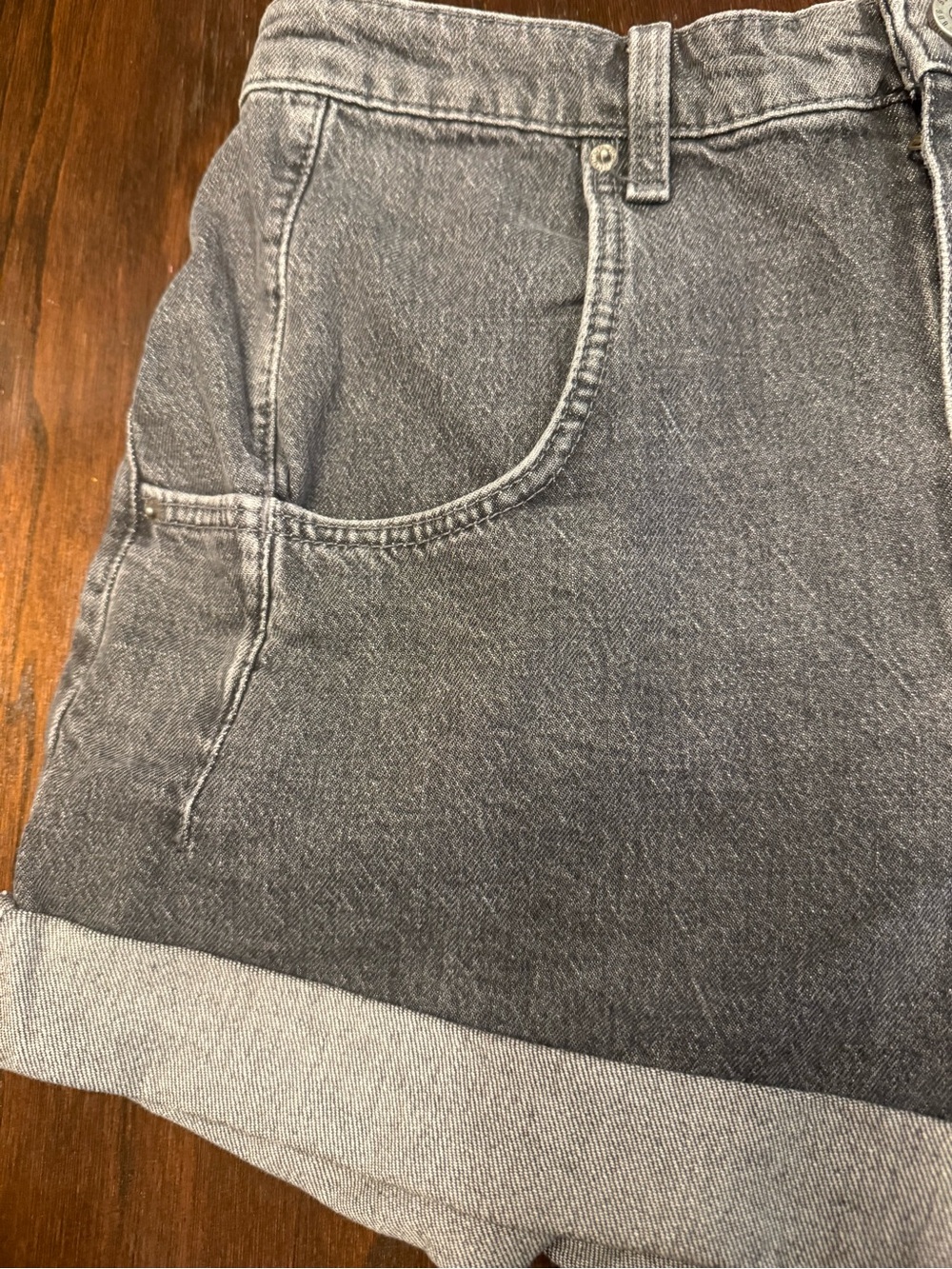 NWT BDG - Urban Outfitters High Rise Stretch Roll Hem Denim Short Grey Wash Sz32 - Picture 10 of 14